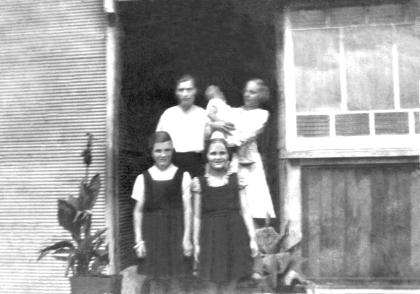 Biddy Swadling, with daughters Mary with cousin David Hamilton, front Betty, Peg.jpg
